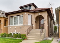 Pre-foreclosure in  N NEWCASTLE AVE Chicago, IL 60634