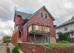 Pre-foreclosure in  SE ASH ST Portland, OR 97214