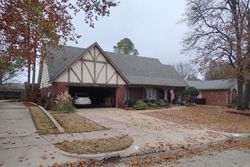 Pre-foreclosure in  E 52ND ST Tulsa, OK 74145