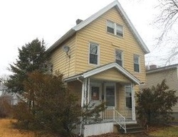 Pre-foreclosure Listing in BRADLEY AVE HAMDEN, CT 06514