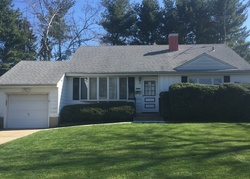 Pre-foreclosure Listing in MOHAWK RD NORTH BRUNSWICK, NJ 08902