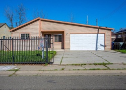 Pre-foreclosure in  13TH AVE Sacramento, CA 95820