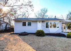 Pre-foreclosure Listing in WINDSOR AVE MAPLE SHADE, NJ 08052