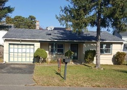 Pre-foreclosure Listing in 3RD AVE TOMS RIVER, NJ 08757