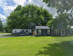 Pre-foreclosure in  HANOVER RD Farmington, NY 14425