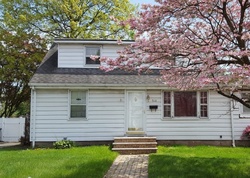 Pre-foreclosure in  MAPLE AVE South Plainfield, NJ 07080
