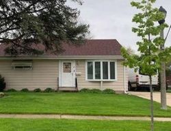 Pre-foreclosure Listing in N SCHOOL ST MOUNT PROSPECT, IL 60056