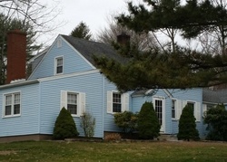 Pre-foreclosure in  SKIFF PKWY North Haven, CT 06473