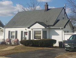 Pre-foreclosure Listing in ROPE LN LEVITTOWN, NY 11756