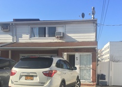 Pre-foreclosure Listing in PARSONS BLVD WHITESTONE, NY 11357