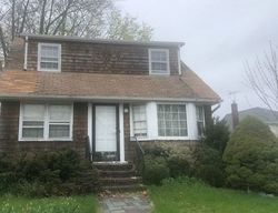 Pre-foreclosure in  S SEAMANS NECK RD Seaford, NY 11783