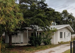 Pre-foreclosure in  GROVE PL Sarasota, FL 34239