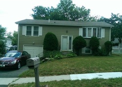 Pre-foreclosure Listing in HIGH TOP CIR W HAMDEN, CT 06514