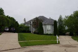 Pre-foreclosure in  OLD NORTH CHURCH RD Frankfort, IL 60423