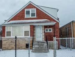 Pre-foreclosure in  S PAXTON AVE Chicago, IL 60617
