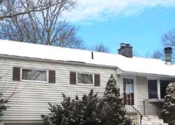 Pre-foreclosure Listing in BRADLEY ST EAST HAVEN, CT 06512