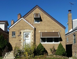Pre-foreclosure in  W 69TH PL Chicago, IL 60629