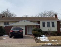 Pre-foreclosure Listing in OLD MILL RD WANTAGH, NY 11793