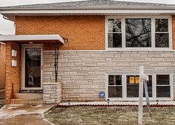 Pre-foreclosure in  CRANDON AVE Calumet City, IL 60409