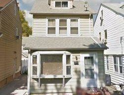 Pre-foreclosure Listing in 21ST AVE WHITESTONE, NY 11357