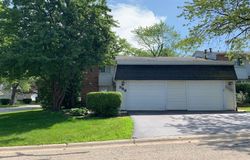 Pre-foreclosure in  SHARON WAY Bolingbrook, IL 60440