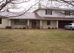 Pre-foreclosure Listing in BARKER LN W BEREA, KY 40403