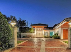 Pre-foreclosure in  W BROADVIEW DR Miami Beach, FL 33154