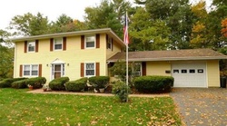 Pre-foreclosure Listing in LIVINGSTON DR PEABODY, MA 01960