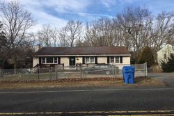 Pre-foreclosure Listing in W FARMS RD HOWELL, NJ 07731