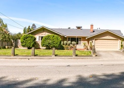  Walnut Dr, Eureka CA
