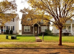 Pre-foreclosure in  RUSSELL LEE DR Louisville, KY 40211