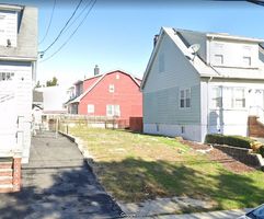 Pre-foreclosure in  ADEE AVE Bronx, NY 10469