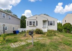 Pre-foreclosure Listing in MONMOUTH AVE PORT MONMOUTH, NJ 07758