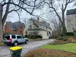 Pre-foreclosure in  HILL TER Winnetka, IL 60093