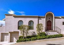 Pre-foreclosure in  STRADELLA RD Los Angeles, CA 90077