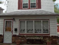 Pre-foreclosure Listing in MCKEE ST FLORAL PARK, NY 11001