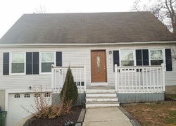 Pre-foreclosure Listing in DOROTHY DR MIDDLETOWN, CT 06457