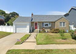 Pre-foreclosure in  LINCOLN BLVD Bethpage, NY 11714