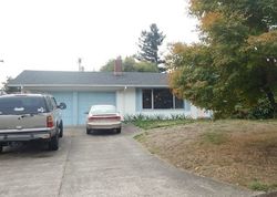 Pre-foreclosure in  LAWNRIDGE AVE Springfield, OR 97477