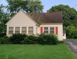 Pre-foreclosure Listing in MILES AVE FAIRPORT, NY 14450