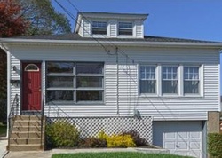 Pre-foreclosure Listing in PERRY AVE NORWICH, CT 06360