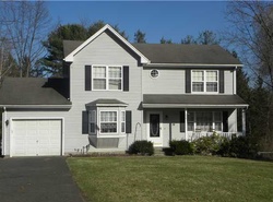 Pre-foreclosure Listing in CASTLEWOOD WINDSOR, CT 06095