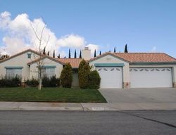 Pre-foreclosure Listing in LANTERN LN VICTORVILLE, CA 92392