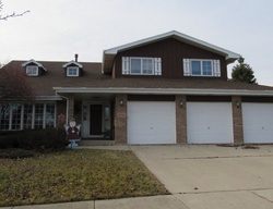 Pre-foreclosure in  CRESTVIEW DR Orland Park, IL 60467