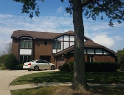 Pre-foreclosure in  E BURNING TREE CT Arlington Heights, IL 60004
