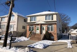 Pre-foreclosure in  MARTIN AVE Staten Island, NY 10314