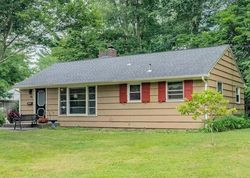 Pre-foreclosure in  ELLSWORTH DR Bloomfield, CT 06002