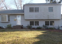 Pre-foreclosure in  OLD STAGE RD Spotswood, NJ 08884