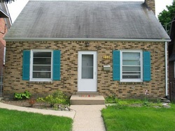 Pre-foreclosure in  PRAIRIE AVE Highwood, IL 60040