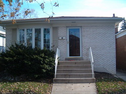 Pre-foreclosure Listing in WESLEY AVE BERWYN, IL 60402